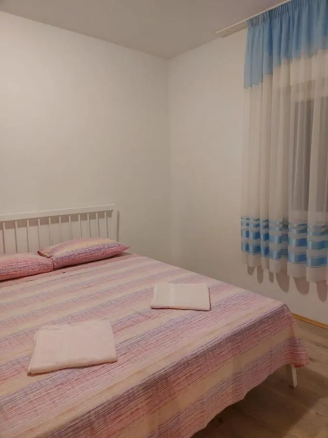 Apartment Karlo, Pula